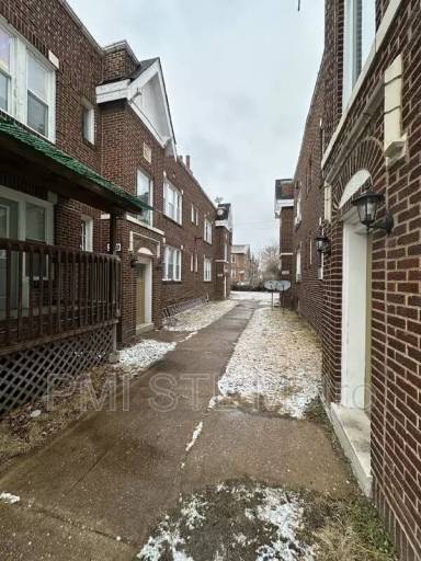 Main picture of 3889 Meramec St
