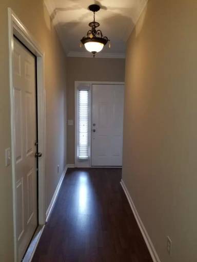 Main picture of 102 Hallhill Ct
