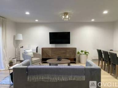 Main picture of 772 Walnut St