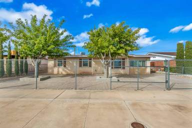 Main picture of 5465 Wadsworth Ave