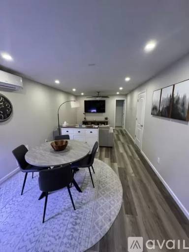 Main picture of 19 Walter Dr