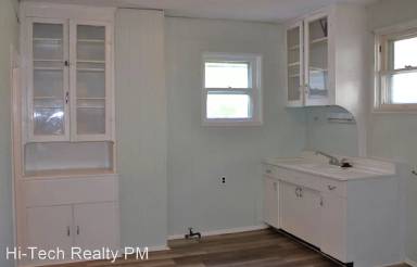 Main picture of 3422 W 97th St