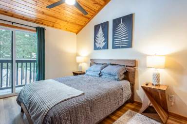 Main picture of 2 Spruce Trl