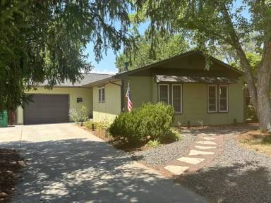 Main picture of 5543 S Datura St