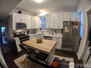 Main picture of 3320 N Lakewood Ave