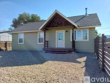 Main picture of 439 N Main St