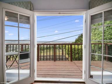 Main picture of 300 Courtland Dr