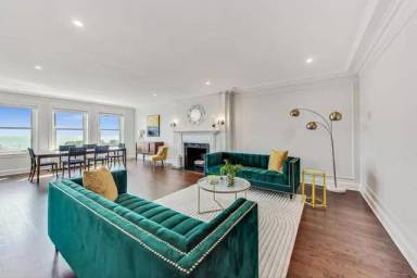 Main picture of 3240 N Lake Shore Dr