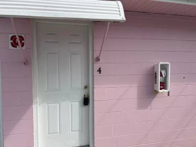 Main picture of 1420 Avocado Ave