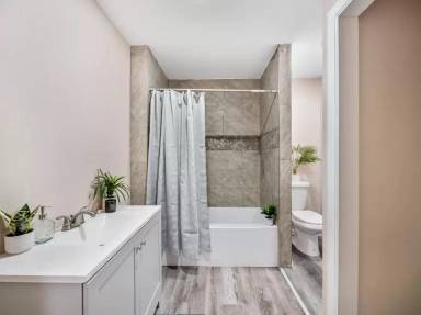 Main picture of 145 W Kane St