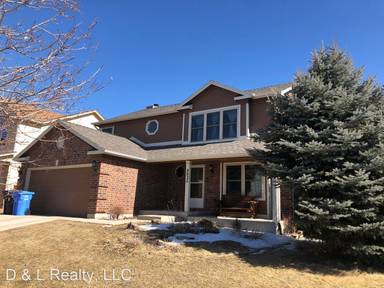 Main picture of 8825 Liverpool Ln