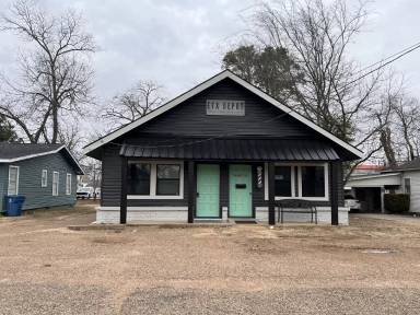 Main picture of 409 E Corsicana St