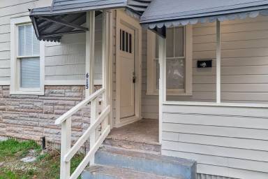 Main picture of 615 Yarborough St