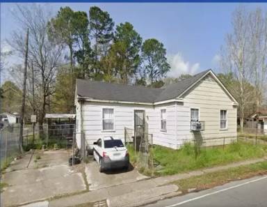 Main picture of 3225 N Acadian Thruway W