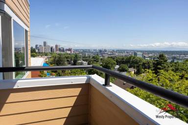 Main picture of 3701 SW Condor Ave