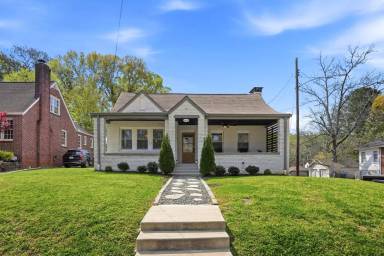 Main picture of 496 Shannon Dr SW