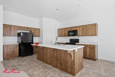 Main picture of 495 S Martignano Way