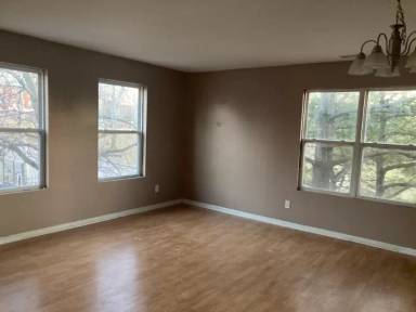 Main picture of 5985 Julian Ave