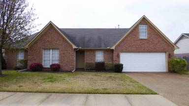 Main picture of 6071 Woodson St