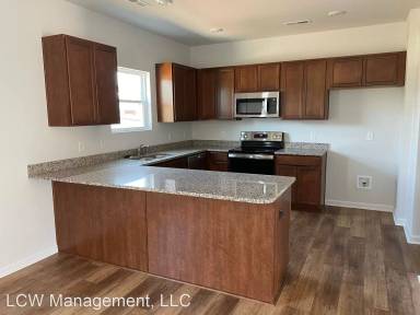 Main picture of 424 Infinity Cir