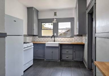 Main picture of 6017 SE 99th Ave