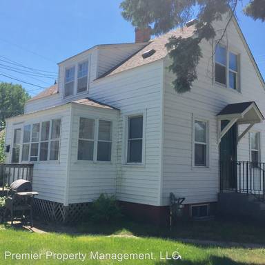 Main picture of 414 2nd St NE