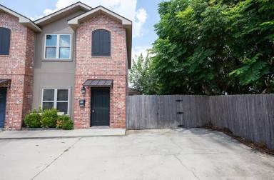 Main picture of 2703 Enterprise Blvd