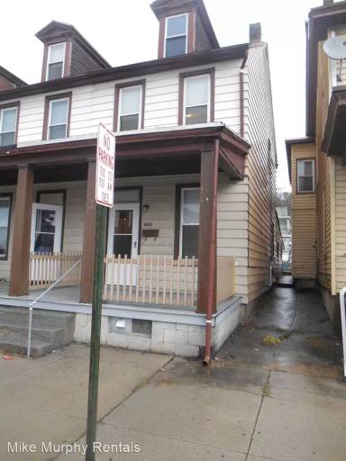 Main picture of 667 S Front St