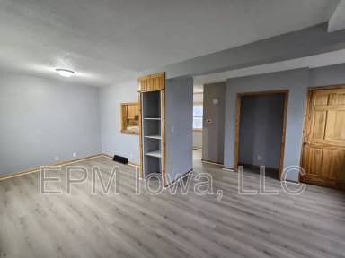 Main picture of 301 Rath St