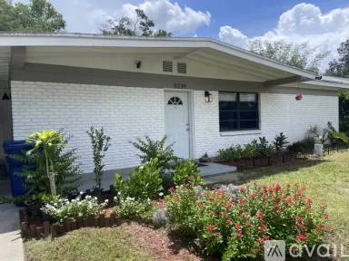 Main picture of 9239 N 52nd St
