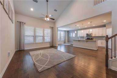 Main picture of 9301 Lost Bridge Ln