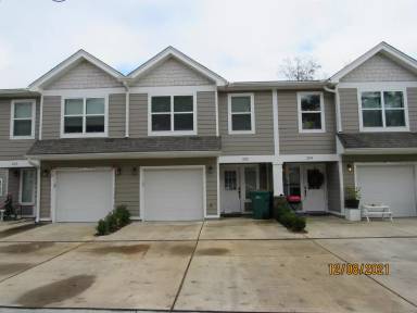 Main picture of 202 Ellis Ave