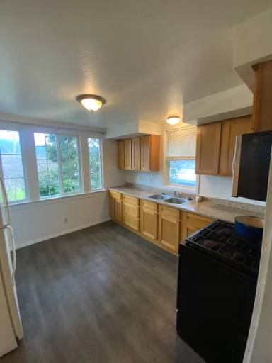 Main picture of 634 Pacific Ave