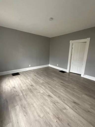 Main picture of 26 E Main St