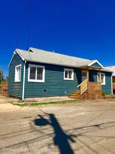 Main picture of 4225 NE Highland Ct