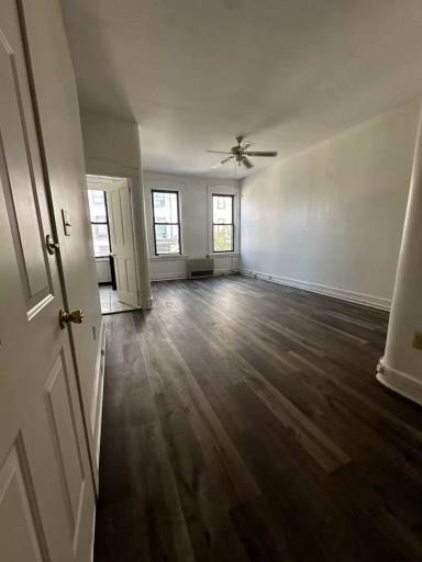 Main picture of 356 N Queen St