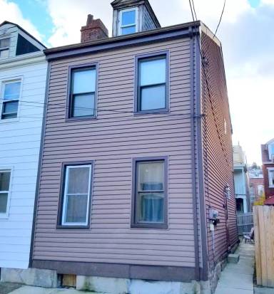 Main picture of 2526 Larkins Way