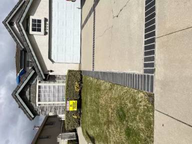 Main picture of 323 W Center St