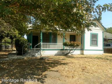 Main picture of 300 E Myrtle St