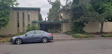 Main picture of 2785 Oak St