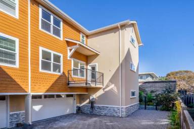 Main picture of 906 Kearney St
