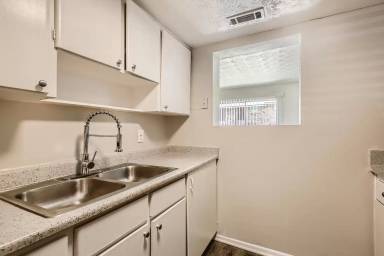 Main picture of Lake Park Colonial