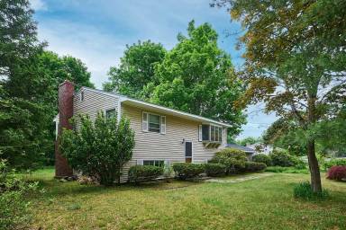 Main picture of 167 Rocky Hill Rd