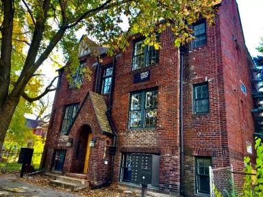 Main picture of 1241 Hubbard St