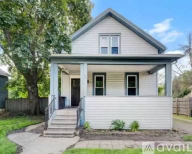 Main picture of 527 Bowen St