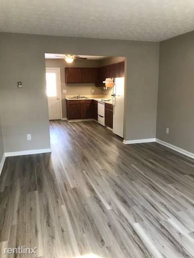 Main picture of 228 W 12th St