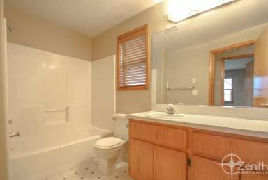 Main picture of 1218 W 22nd St