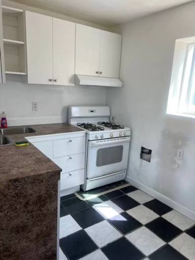 Main picture of 1111 E Planz Rd