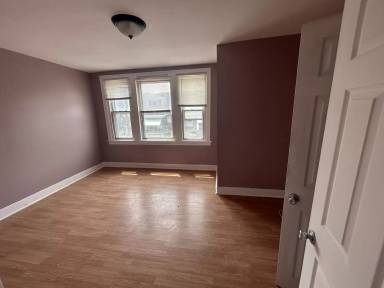 Main picture of 1833 W Rockland St