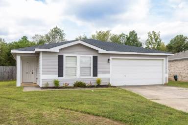 Main picture of 101 Leona Ln NW